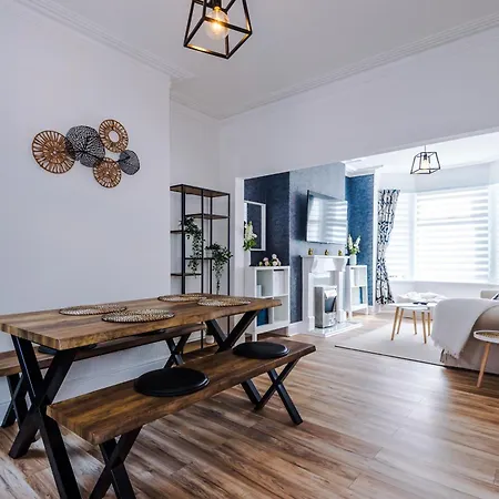 The Retreat Near Salford Quays *