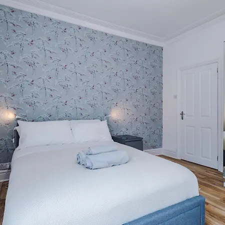 The Retreat Near Salford Quays *