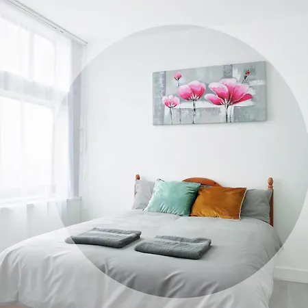 Ch Centre - Sleeps 5 *