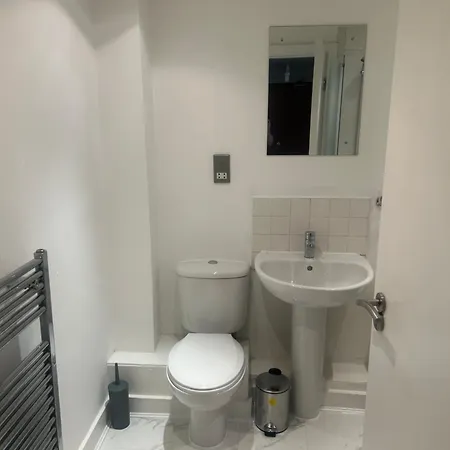 Spacious And Cosy Entire Flat