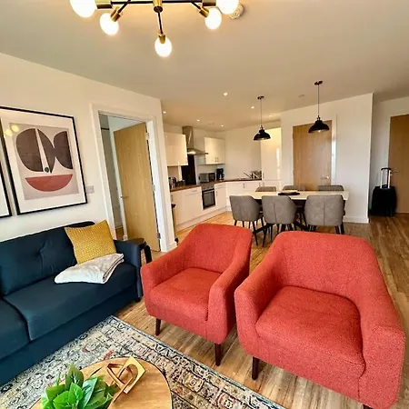 Beautiful Waterside Near Old Trafford Daire *