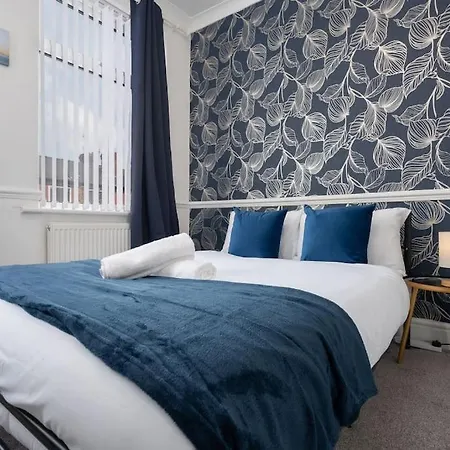 Spacious 3br - Pool Table - Games - Sleeps 9