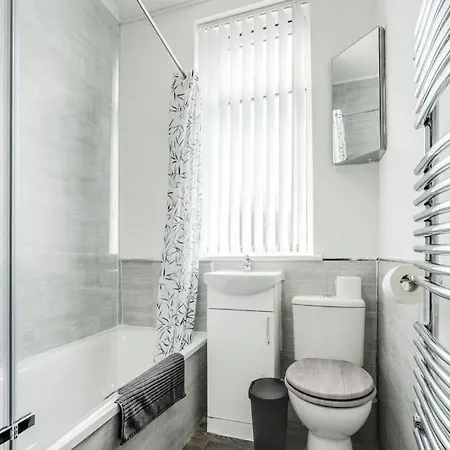 Casa de Férias Spacious 3br - Pool Table - Games - Sleeps 9 *