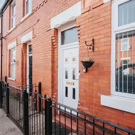 Spacious 3br - Pool Table - Games - Sleeps 9 *