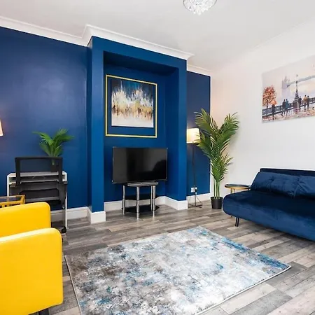 Spacious 3br - Pool Table - Games - Sleeps 9 * Manchester