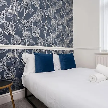 Spacious 3br - Pool Table - Games - Sleeps 9 *