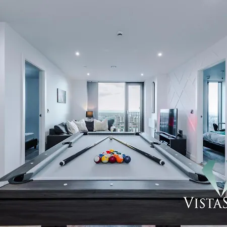 Modern 2 Bed In Centre With Pool Table 아파트 *