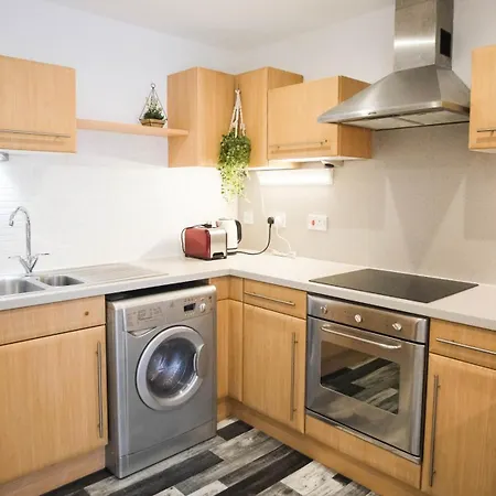 Modern & Premium 2br 2ba Center *