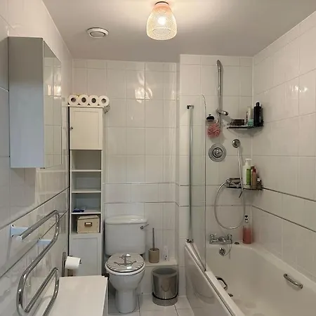 Family Retreat - Center *