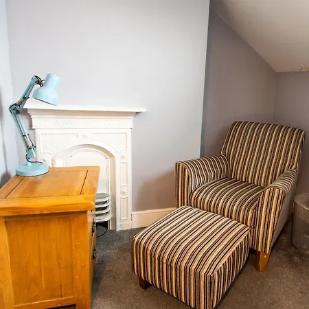 Homely Ensuite Near Centre Apartment Manchester