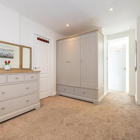 Guestready - A Haven By The River Manchester