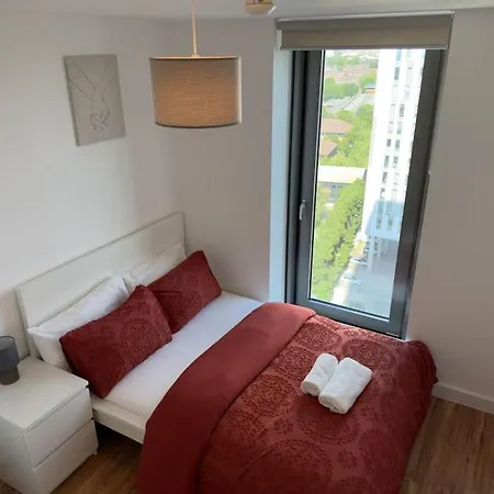 Your Private Oasis In Манчестер