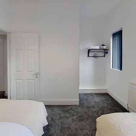 Tatil Evi Elegant 2 Bed House Near Centre