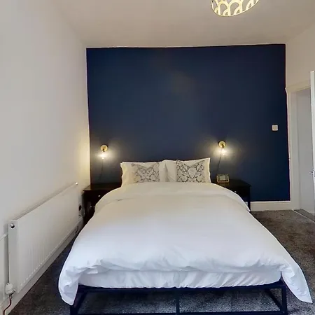 Tatil Evi Elegant 2 Bed House Near Centre Manchester