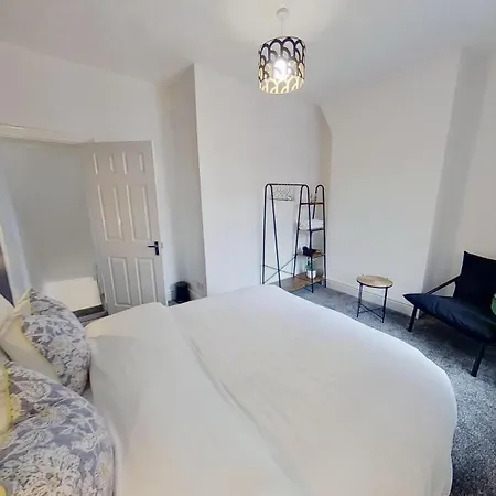 Tatil Evi Elegant 2 Bed House Near Centre *