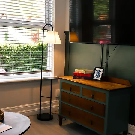 Σπίτι διακοπών Spacious Stylish With Free Parking 10 Mins To Centre & Ao Arena Ideal For Groups & Long *