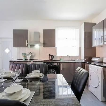 度假居 Big New House - 5bdr Near 曼彻斯特