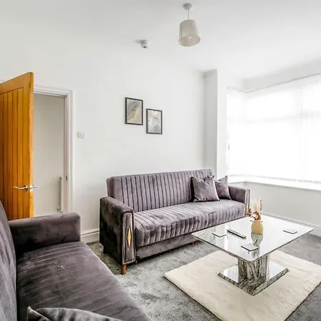 Big New House - 5bdr Near *