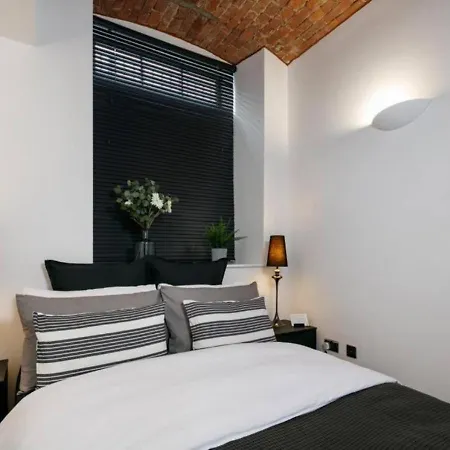 Apartment Cavern By The Heim Residences