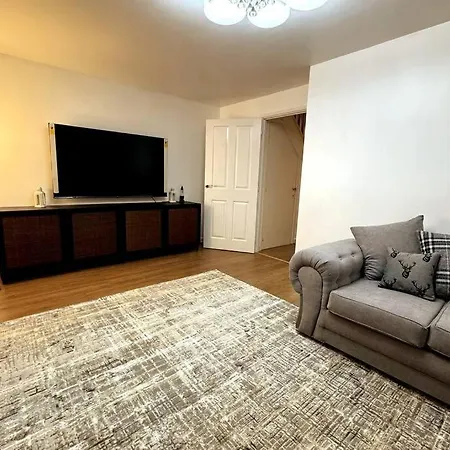 New Modern Townhouse Free Parking 4*
