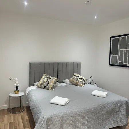 Mk Apartments, Chorlton, Manchester, Car Park * Manchester