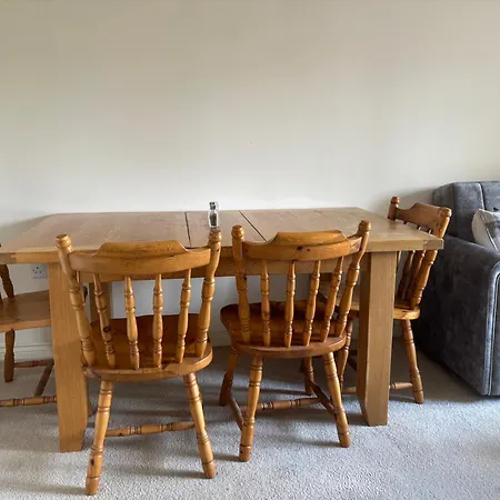 2 Bedroom Modern Salford Manchester