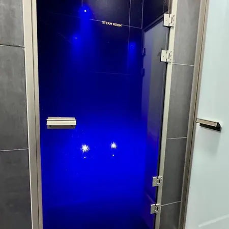 In Luxury Hotel Manchester