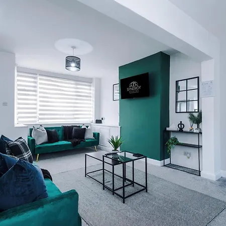 Stunning 3-bed In By 53 Degrees Property, Ideal For Contractor Groups & Long-term Business, Free Parking - Sleeps 7! مانشستر