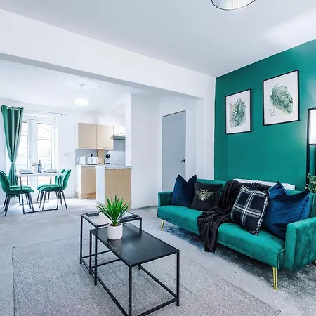 Stunning 3-bed In By 53 Degrees Property, Ideal For Contractor Groups & Long-term Business, Free Parking - Sleeps 7! * مانشستر