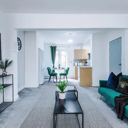 بيت للعطل Stunning 3-bed In By 53 Degrees Property, Ideal For Contractor Groups & Long-term Business, Free Parking - Sleeps 7! مانشستر