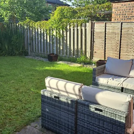 The Heart - Cosy 3 Bedroom House With Double Driveway And Garden In 別荘 *