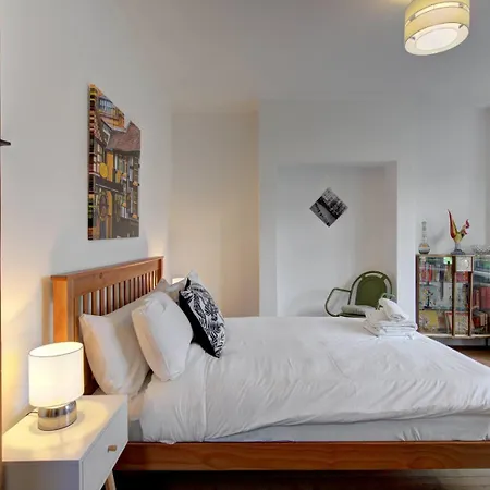 Tatil Evi Stylish Family In Old Trafford, - Pass The Keys Manchester