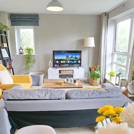 Pass The Keys Stylish Flat With Parking Close To Coop Arena