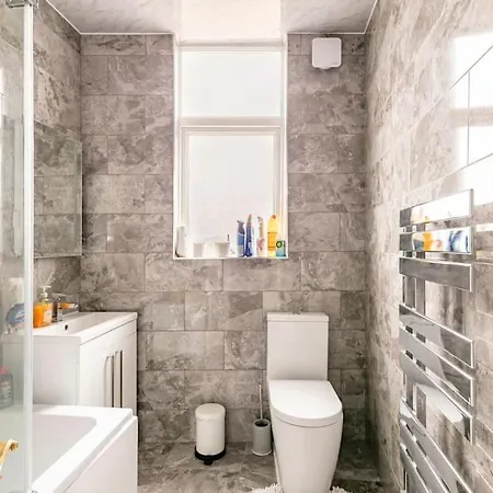 A Lovely And Comfortable Privat bolig Manchester