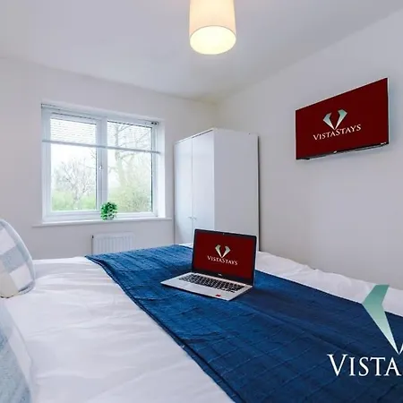 3bdr House By Vista Short Lets & Serviced With Pool Table And Driveway Parking 別荘 *