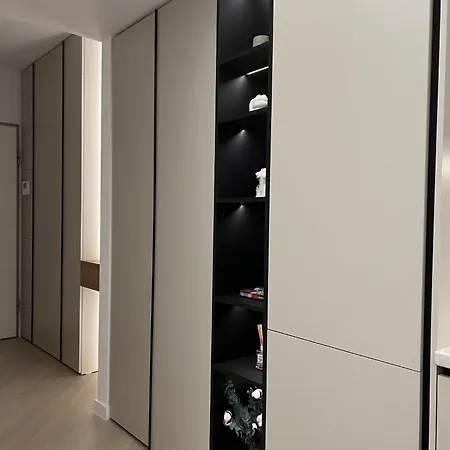 Chic One-bedroom Urban Retreat In Salford