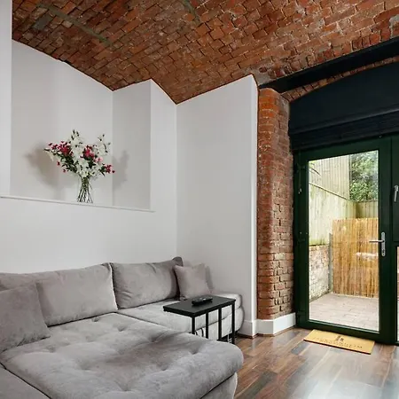 Cavern By The Heim Residences Apartment *