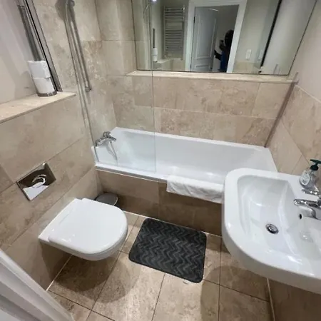 Gorgeous & Centrally Located 2bd Flat Manchester!