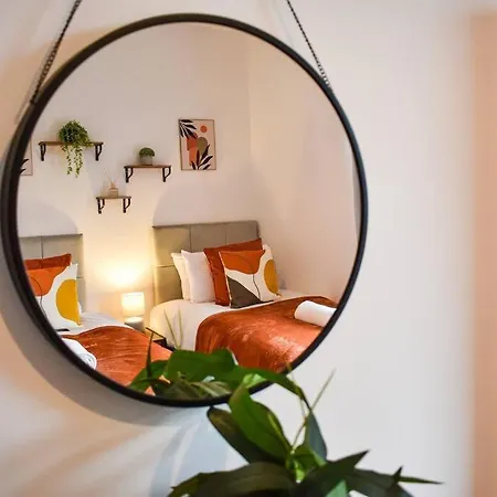 Stylish & Vibrant 2 Bedroom Prázdninový dům *
