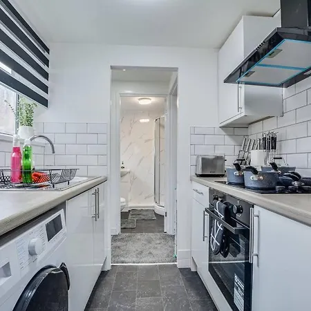 Stylish & Vibrant 2 Bedroom Prázdninový dům *