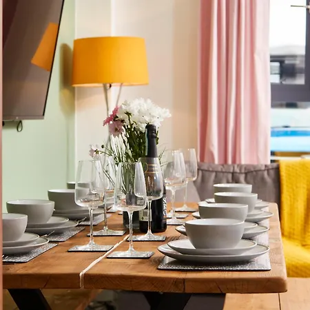 Purestay Manchester: 5-bedroom Business Haven *