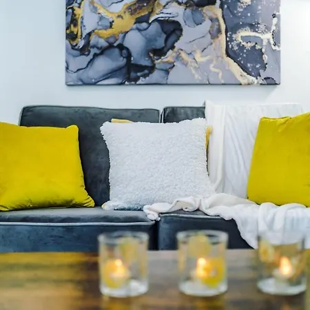 Cosy & Bright 2 Bedroom House דירה מנצ'סטר