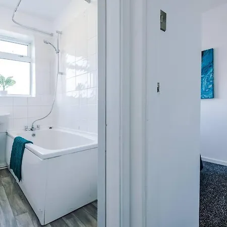 דירה Cosy & Bright 2 Bedroom House