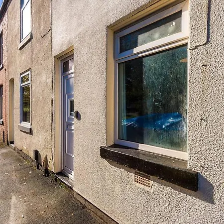Cosy & Bright 2 Bedroom House