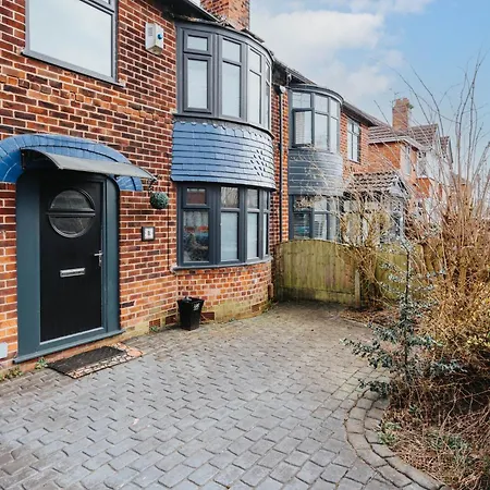 Elegant 3-bedroom Retreat Free Parking Keenzchillz Mánchester