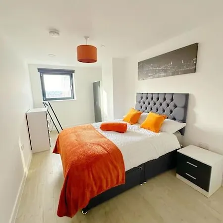 Spacious 2 Bed In Mediacity And The Quays With Parking アパート