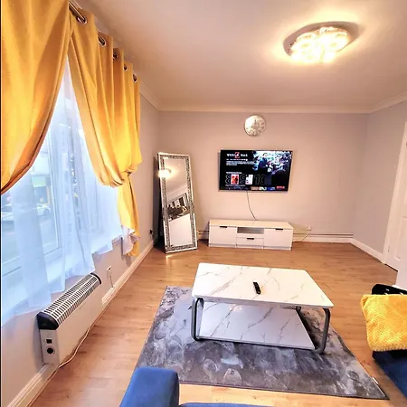 Charming Near Centre By Etihad Coop Arena *