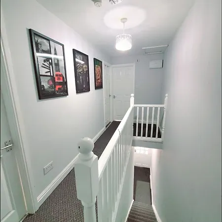 Charming Near Centre By Etihad Coop Arena מנצ'סטר