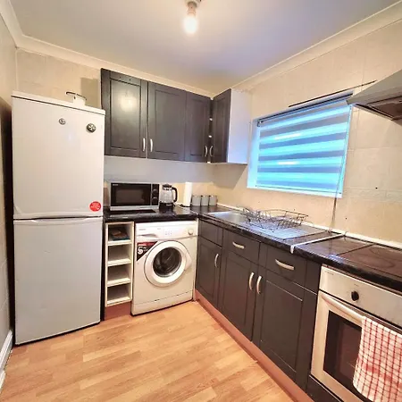 Charming Near Centre By Etihad Coop Arena *