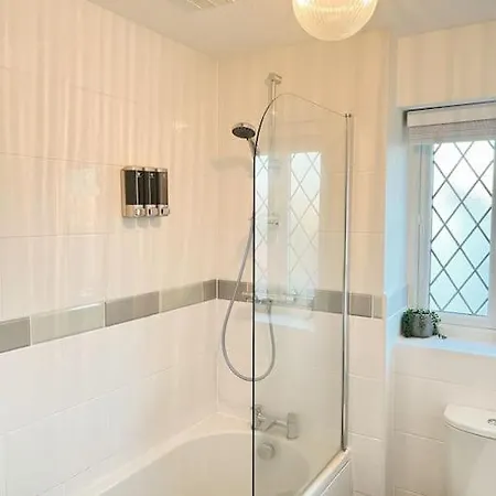 Holiday home Simple House W- Free Parking By Airport - Free Drop-off *